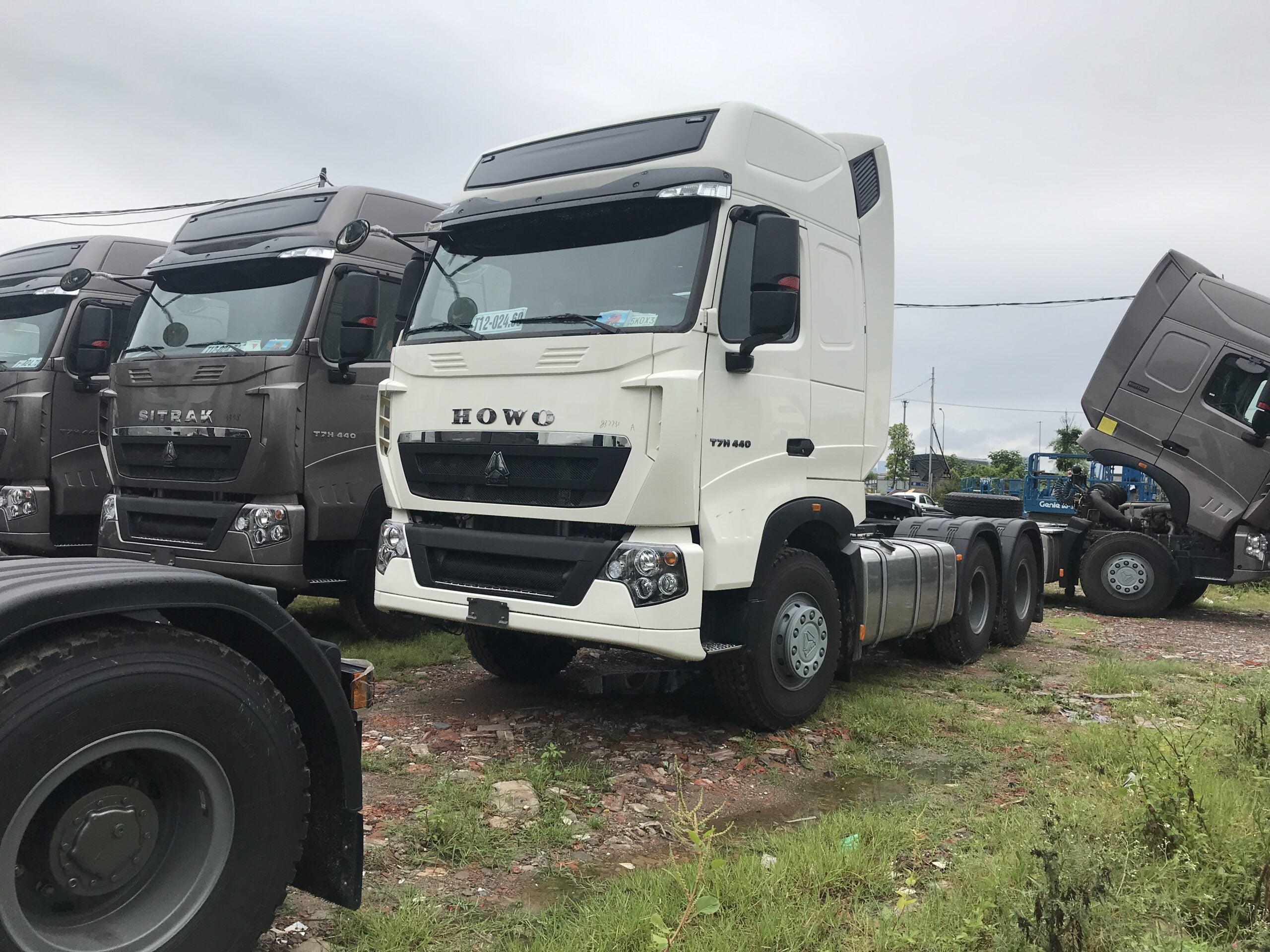 Mua Xe Đầu Kéo Howo Sitrak 440 Trả Góp